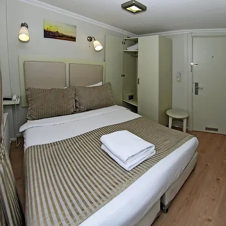 Hotel Ada Home's Taksim 3*